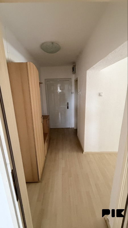 RENOVIRAN STAN 64 m2 - Ukrina 3