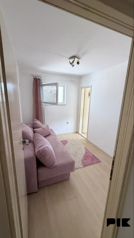 RENOVIRAN STAN 64 m2 - Ukrina 8