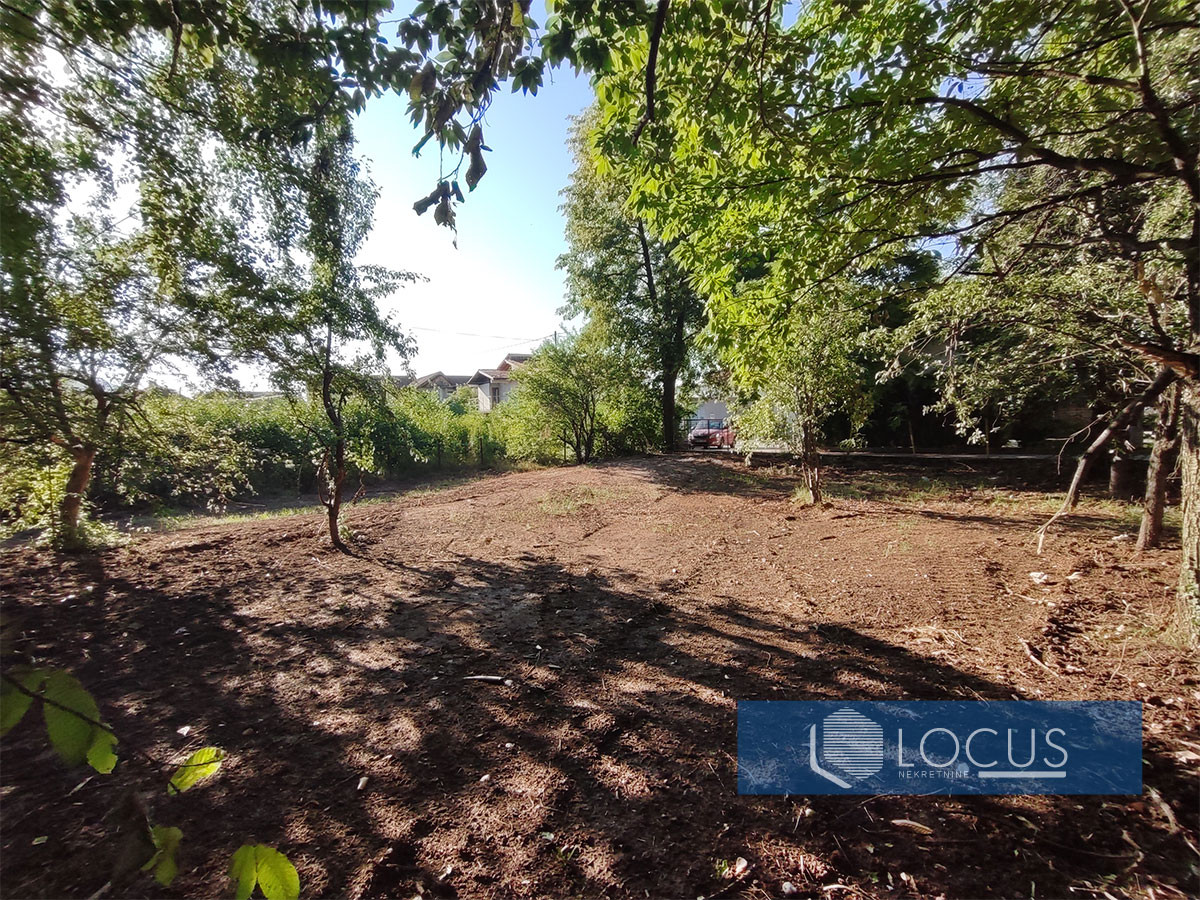 LOCUS: Ruševna kuća na parceli 900m2, Butmir, Ilidža 8