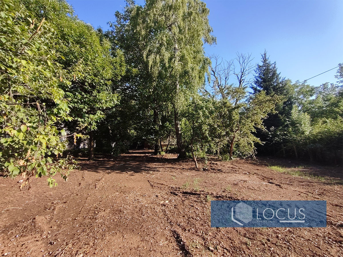 LOCUS: Ruševna kuća na parceli 900m2, Butmir, Ilidža 10