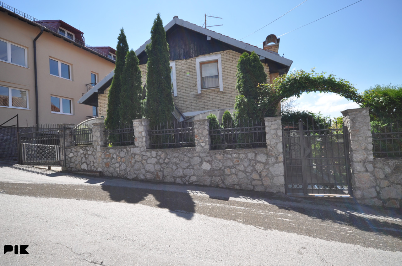 Kuća  Centar- Stara Breka 130m2 2