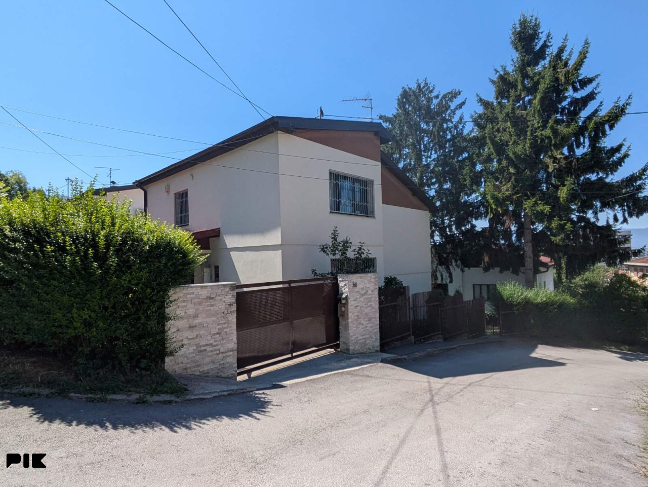 Ekskluzivna porodicna vila u Sarajevu - Centar / 215 m2 / Garaza 6