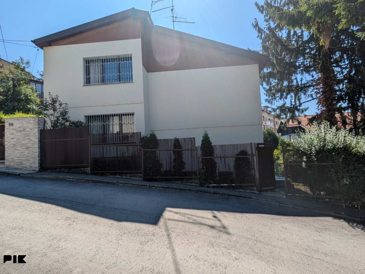 Ekskluzivna porodicna vila u Sarajevu - Centar / 215 m2 / Garaza 7