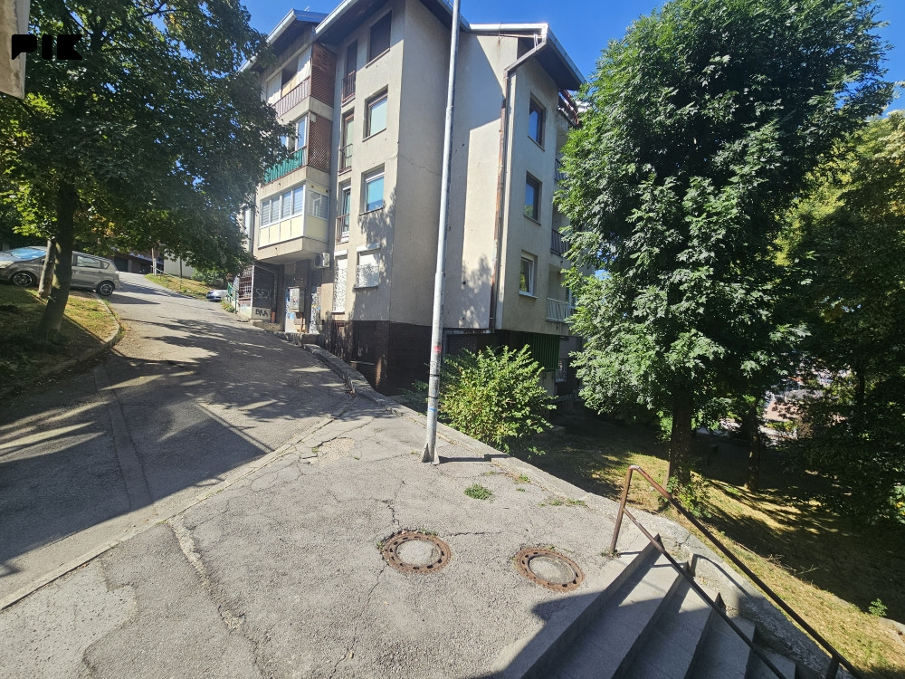 Jednosoban stan / Vrace / Avde Smajlovića 12