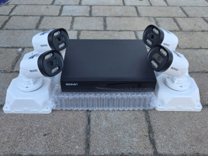 SET SONIQ KAMERE 4MP - 4 PoE Kamere SA MONTAZOM