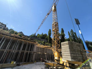 Građevinska obrtna stubna dizalica LIEBHERR-WERK 60K