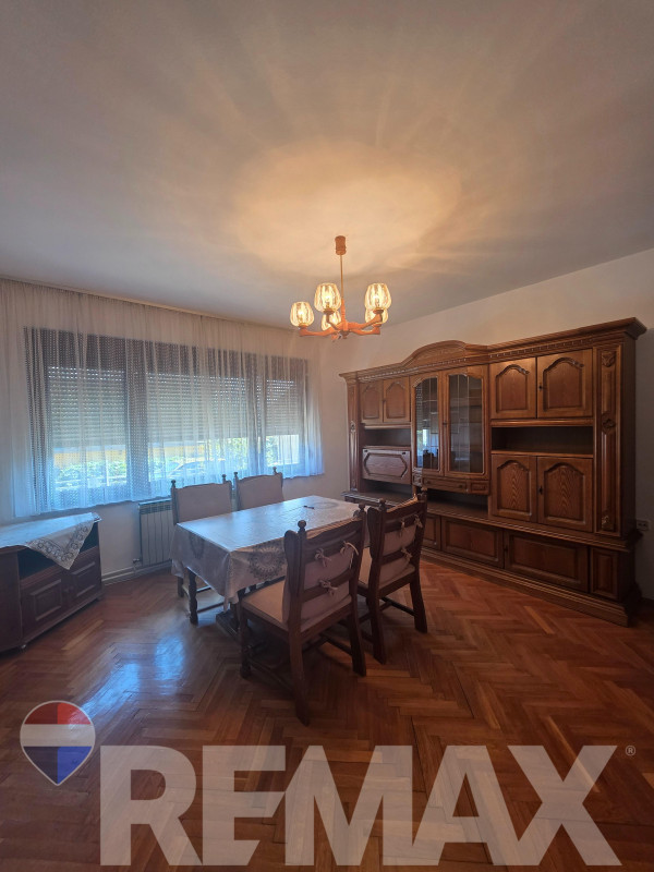 Trosoban sprat kuće | 85m2 | Petrićevac
