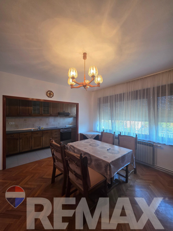 Trosoban sprat kuće | 85m2 | Petrićevac 3