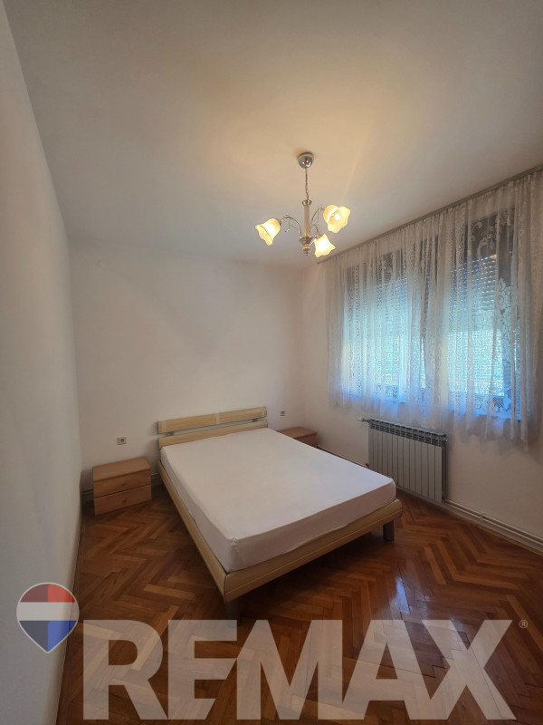 Trosoban sprat kuće | 85m2 | Petrićevac 6