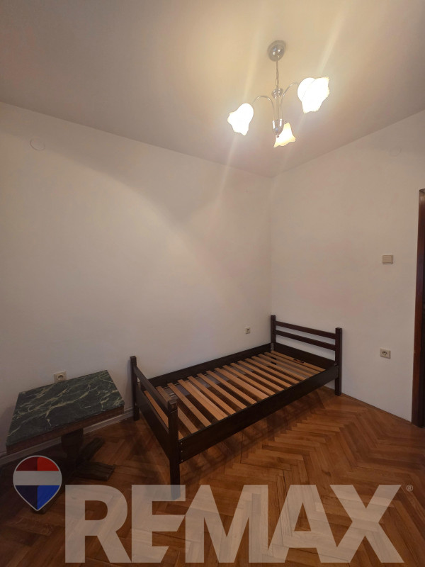 Trosoban sprat kuće | 85m2 | Petrićevac 9