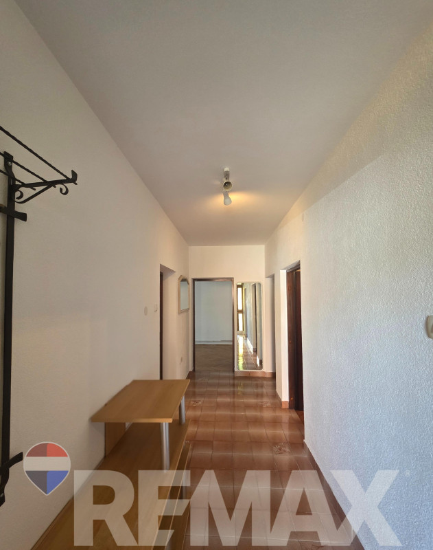 Trosoban sprat kuće | 85m2 | Petrićevac 13