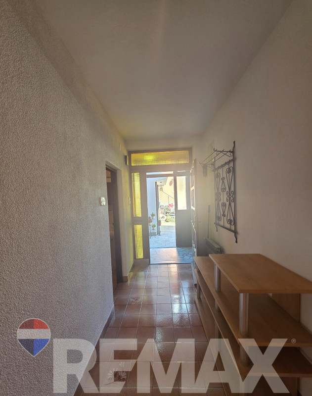 Trosoban sprat kuće | 85m2 | Petrićevac 14