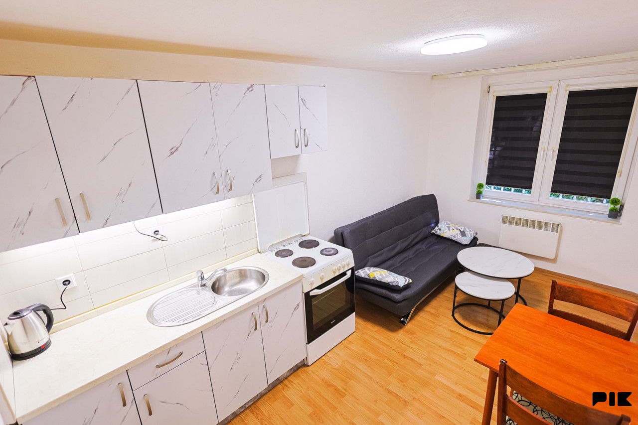 Renoviran dvosoban stan 34 m2 prvi sprat Stari Grad Sarajevo 10
