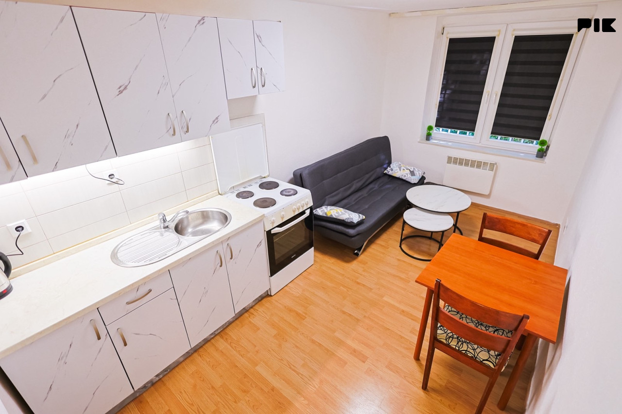 Renoviran dvosoban stan 34 m2 prvi sprat Stari Grad Sarajevo 13