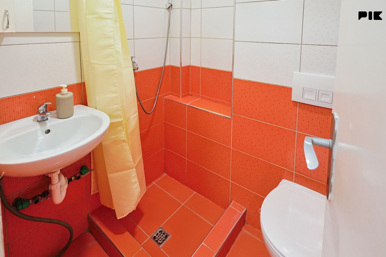 Renoviran dvosoban stan 34 m2 prvi sprat Stari Grad Sarajevo 18