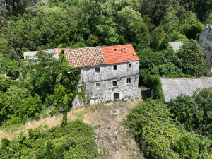 PELJEŠAC, PIJAVIČINO-Kamene kuće za renovaciju  250m2 photo 2