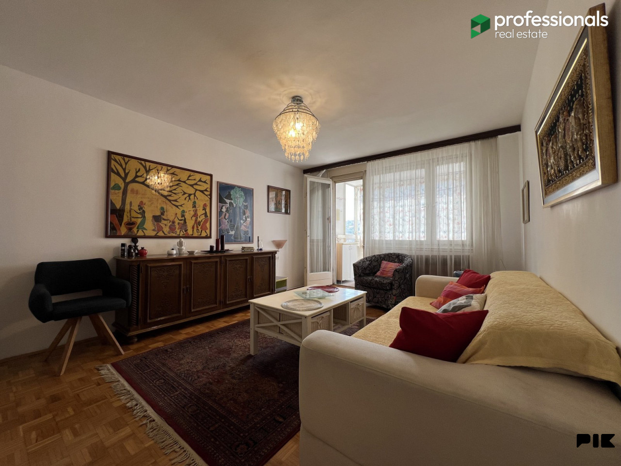 Trosoban stan Hrasno Novo Sarajevo 71 m2