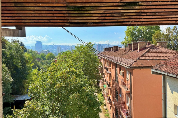 Lijep, manji trosoban stan, Buća Potok 7
