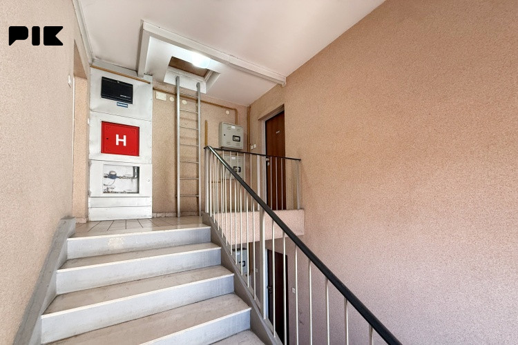 Lijep, manji trosoban stan, Buća Potok 15