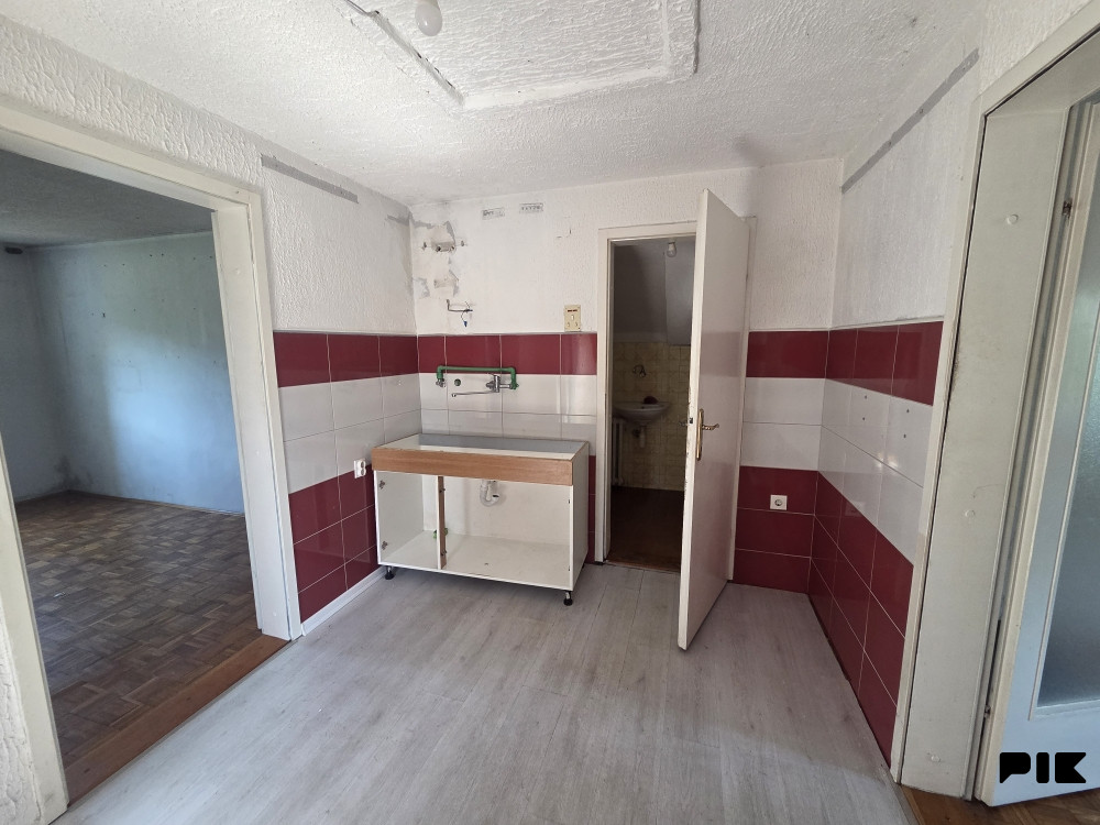 Porodična kuća u Lužanima na parceli od 602 m2 5