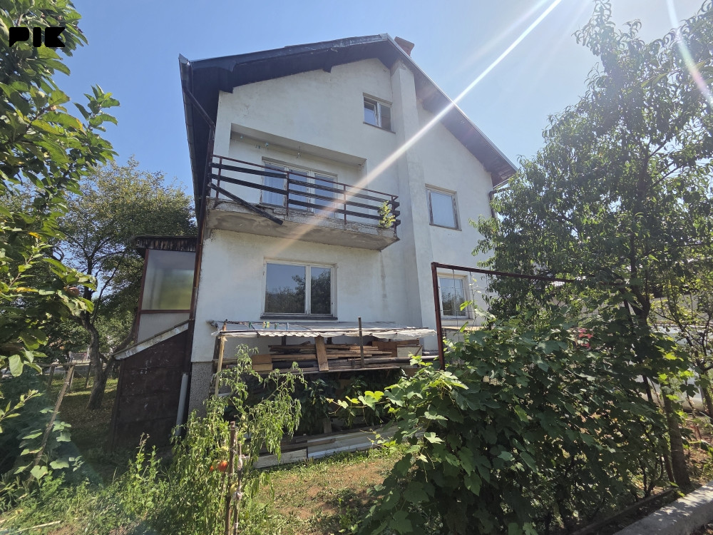 Porodična kuća u Lužanima na parceli od 602 m2 15