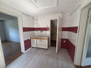 Porodična kuća u Lužanima na parceli od 602 m2 photo 5