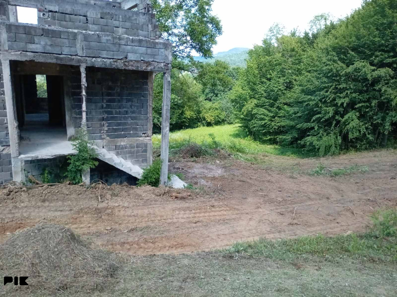 Zemljište 1100m2 2