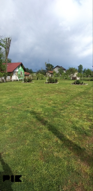 2 kuce na prodaju modrac