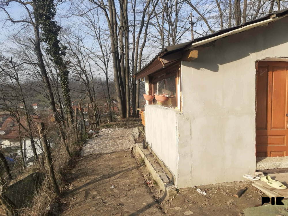 Vikendica Lukavac kod bensiska pumpa sultan 3
