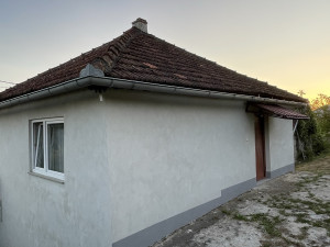 House and outbuilding with yard photo 3