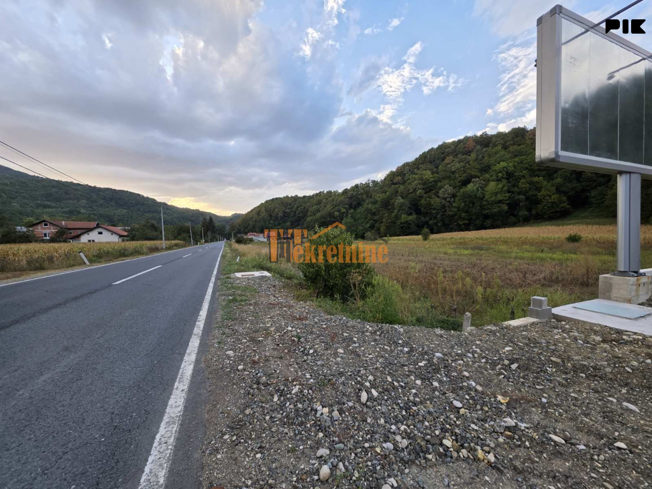 Prodaju se četiri placa uz magistralni put - Opsječko 3