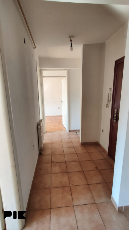 SPASOVDANSKA CENTAR ISTOČNOG SARAJEVA 51m2 , 2 BALKONA 1. SPRAT 5