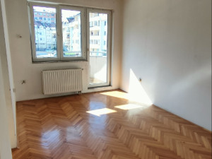 SPASOVDANSKA CENTAR ISTOČNOG SARAJEVA 51m2 , 2 BALKONA 1. SPRAT photo 2