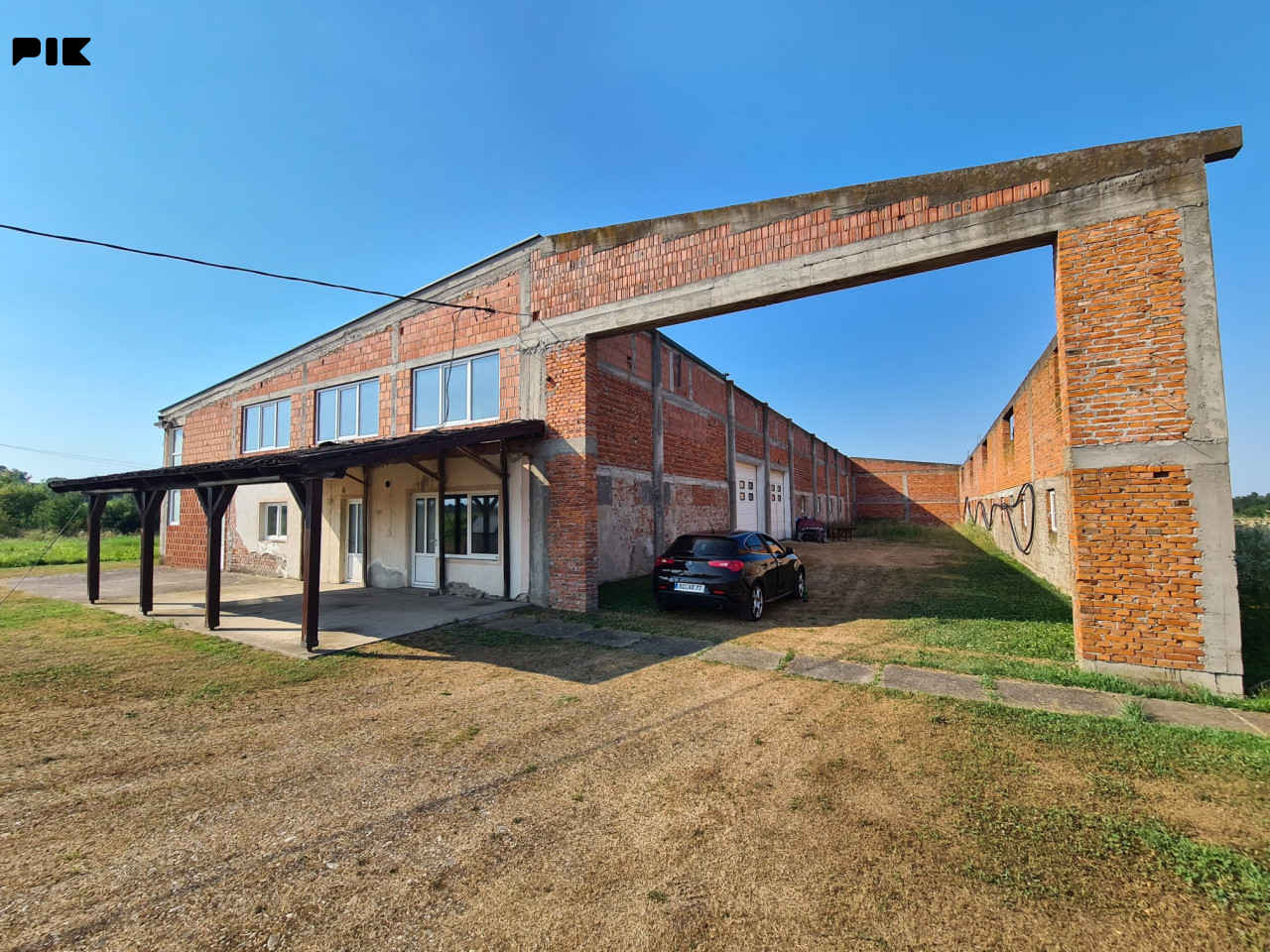 Poslovno-privredni objekat 1.272 m2 na 5.940 m2 Brčko Bijeljina