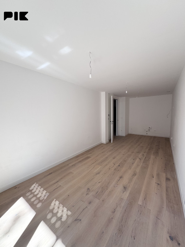 Breka 57 m2 Dvosoban stan sa privatnom baštom Delux 12