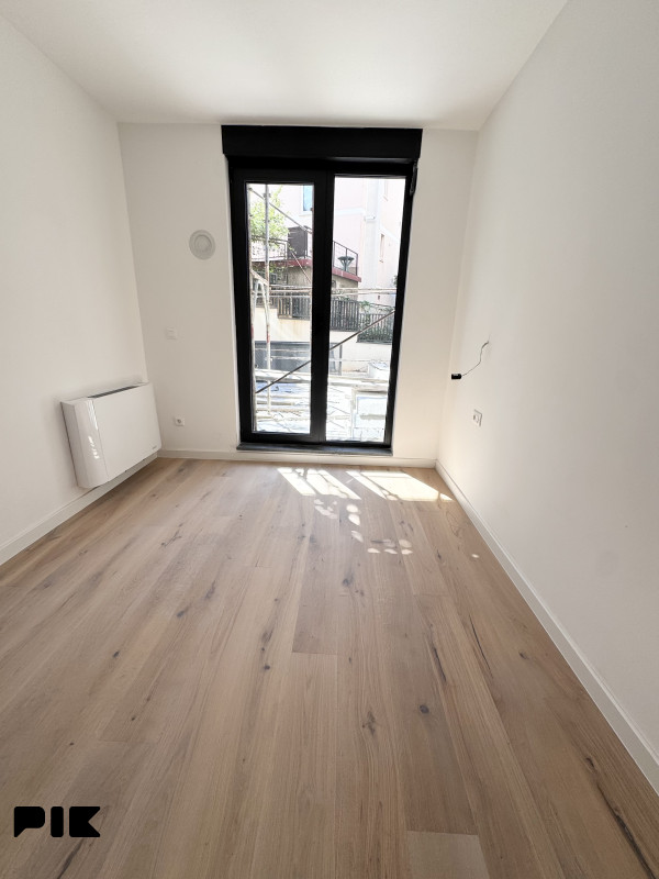 Breka 57 m2 Dvosoban stan sa privatnom baštom Delux 16