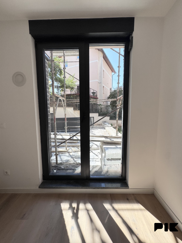 Breka 57 m2 Dvosoban stan sa privatnom baštom Delux 17