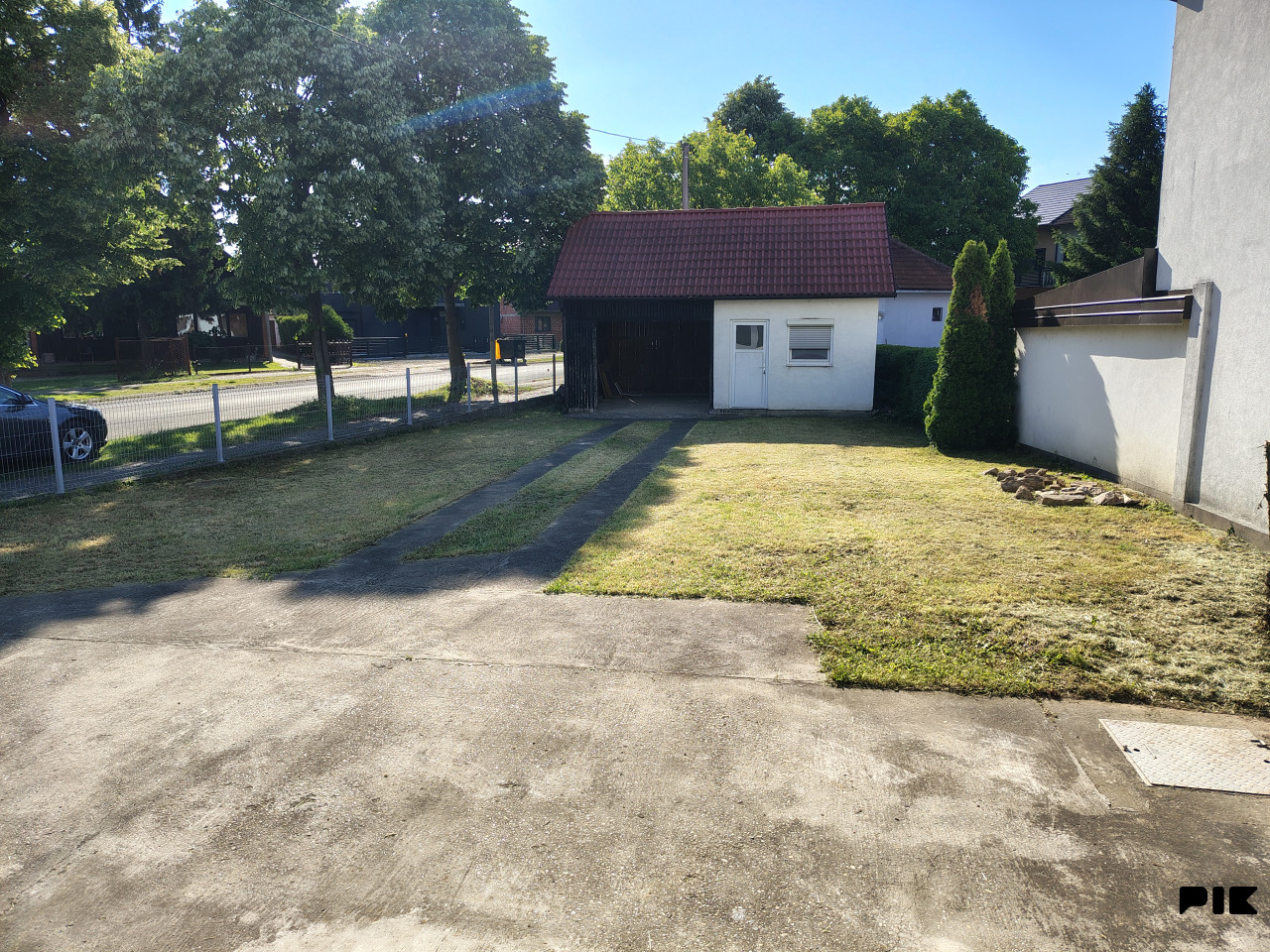 Garaža  sa dvorišnom sobom - Gradiška - 35m2 2