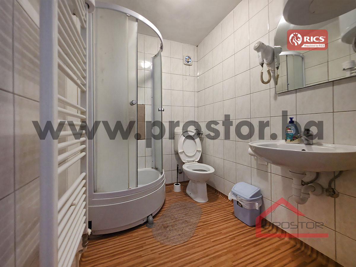 PROSTOR izdaje: Trosoban stan, Bistrik 4