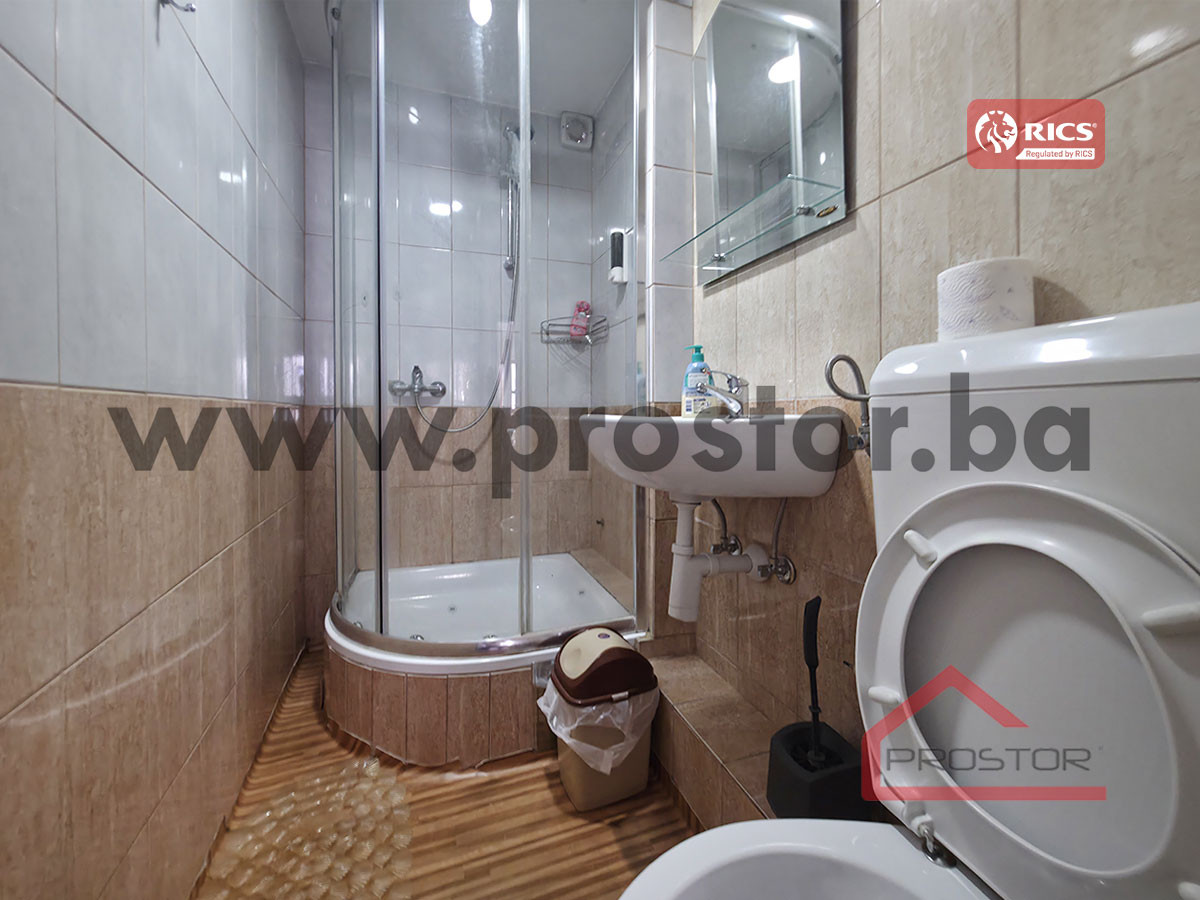 PROSTOR izdaje: Trosoban stan, Bistrik 5