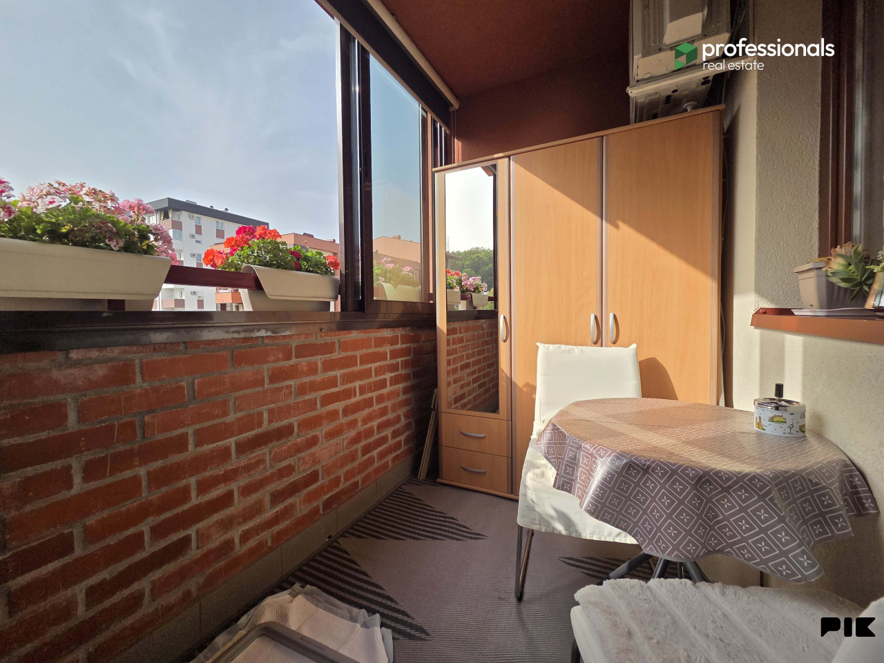 Trosoban stan Lukavica Istočno Sarajevo 77 m2 17