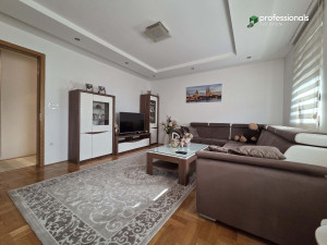Trosoban stan Lukavica Istočno Sarajevo 77 m2 photo 4