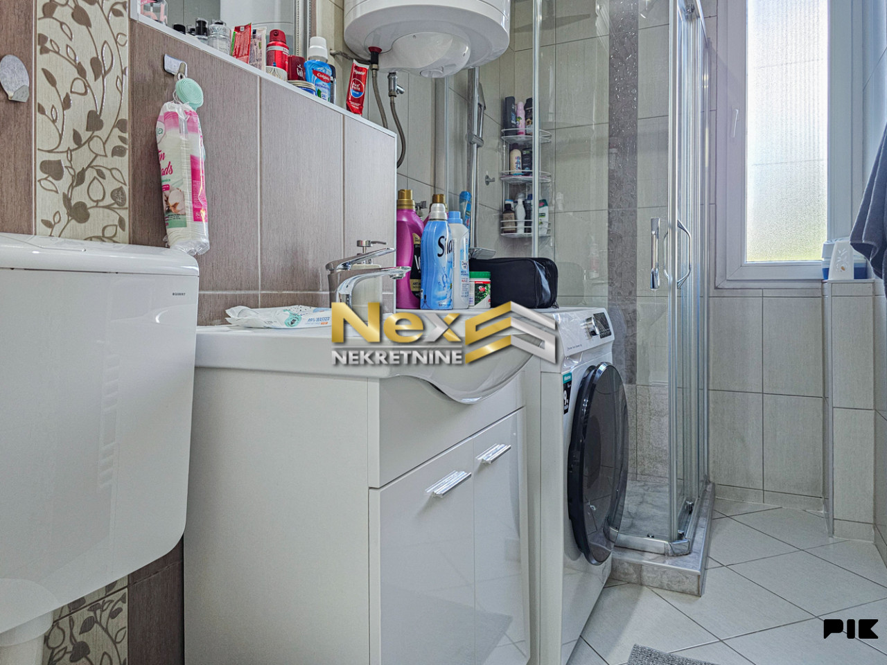 Renoviran dvosoban stan Brčanska/Otoka/Novi Grad 56 m2 12
