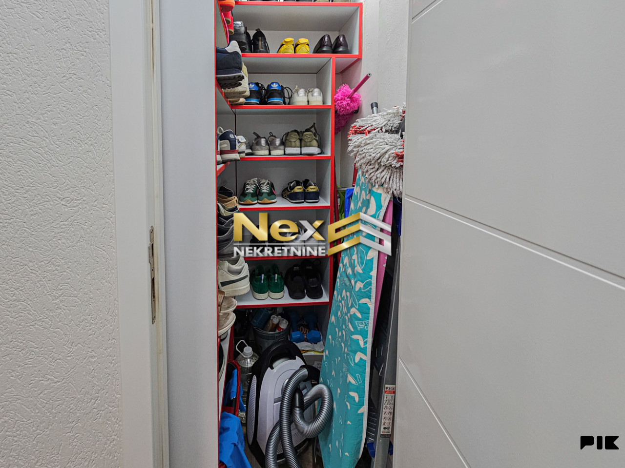 Renoviran dvosoban stan Brčanska/Otoka/Novi Grad 56 m2 13