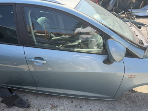 Vrata prednja liieva retrovizor Seat Ibiza 2011 (fotografija 1)