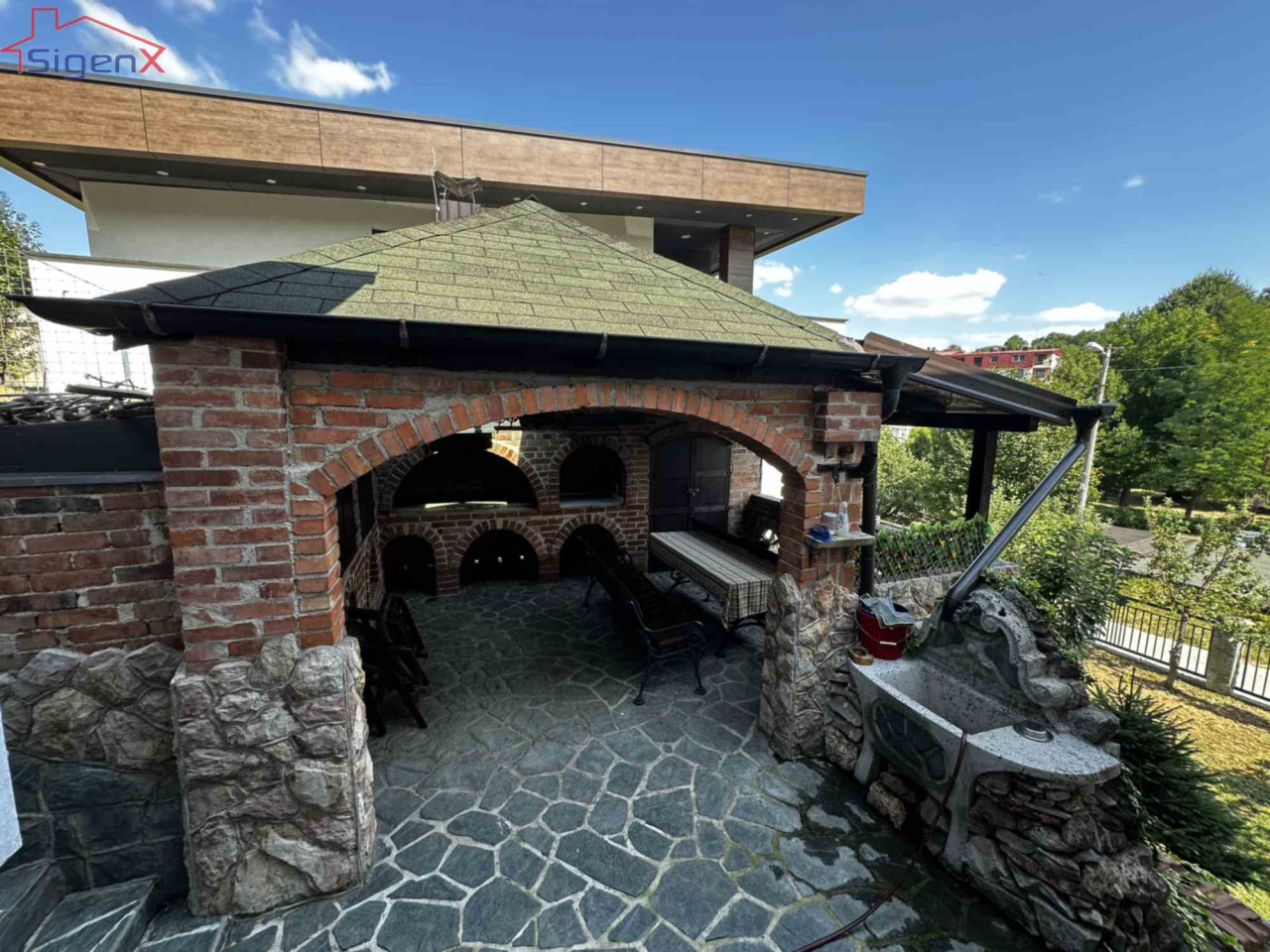Sigenx prodaje kuću sa dvorištem/Hadžići 8