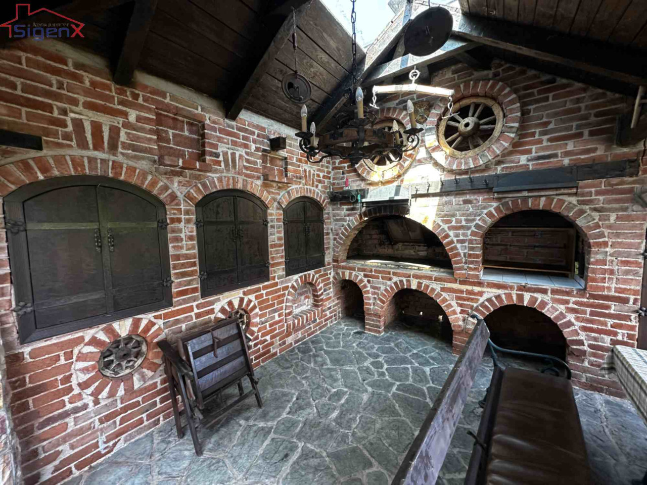 Sigenx prodaje kuću sa dvorištem/Hadžići 12