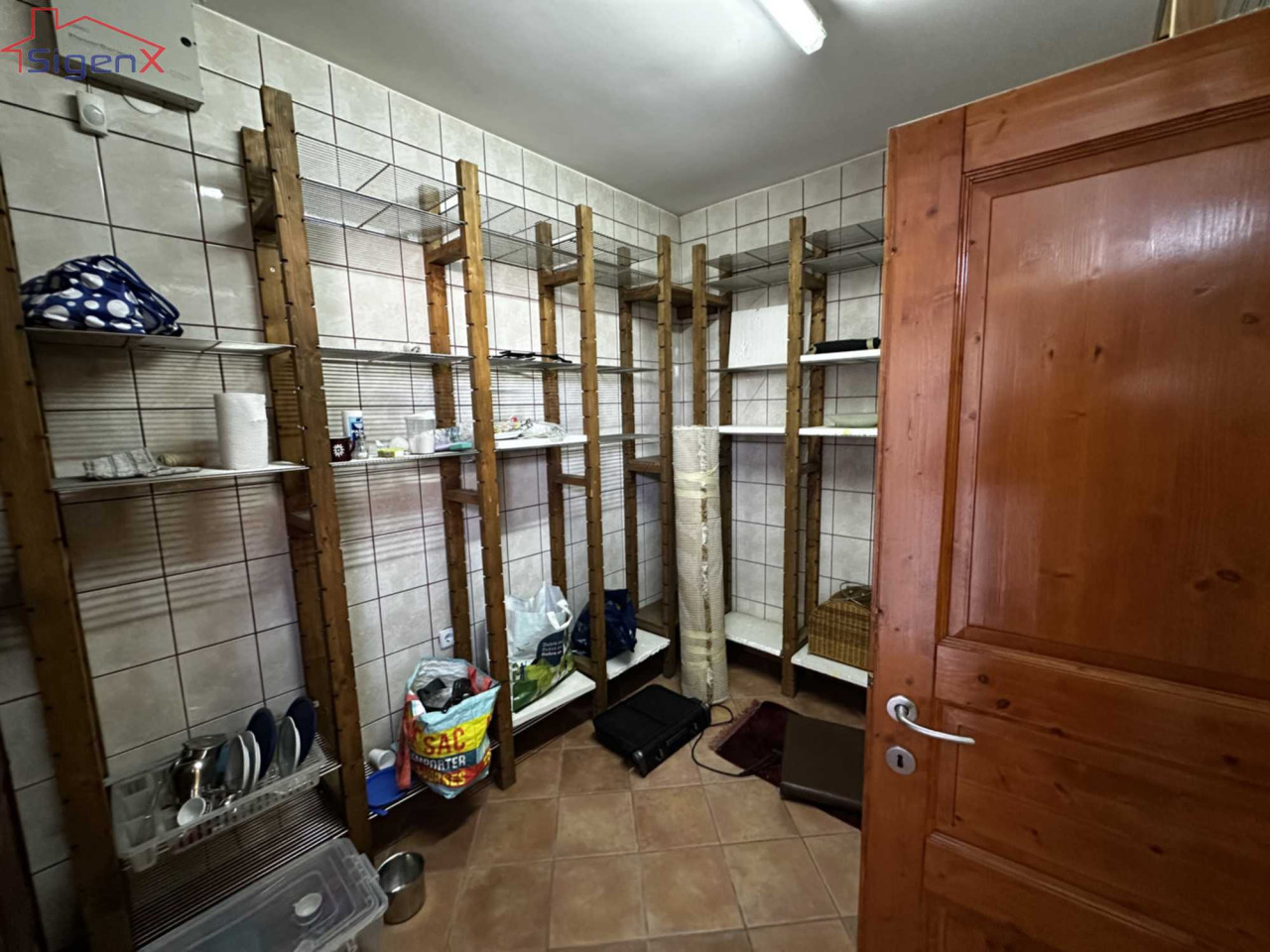 Sigenx prodaje kuću sa dvorištem/Hadžići 21