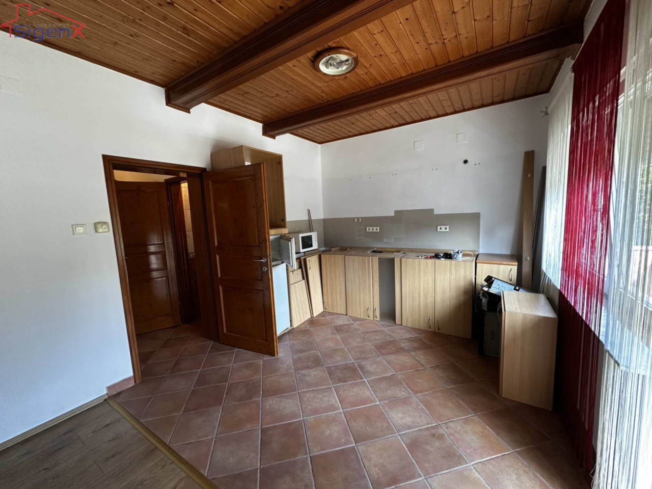 Sigenx prodaje kuću sa dvorištem/Hadžići 25