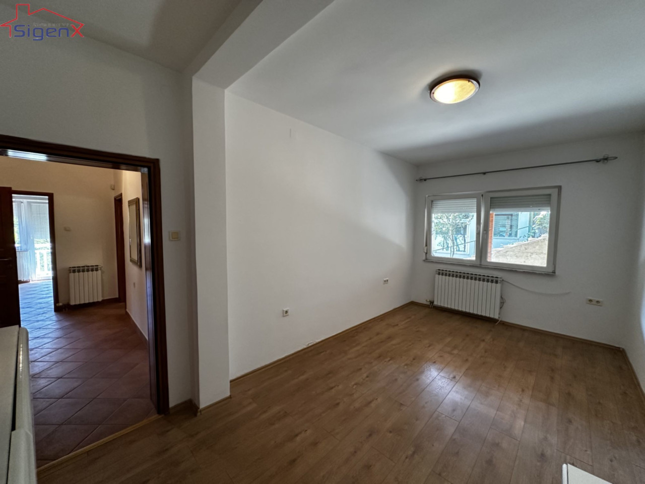 Sigenx prodaje kuću sa dvorištem/Hadžići 33